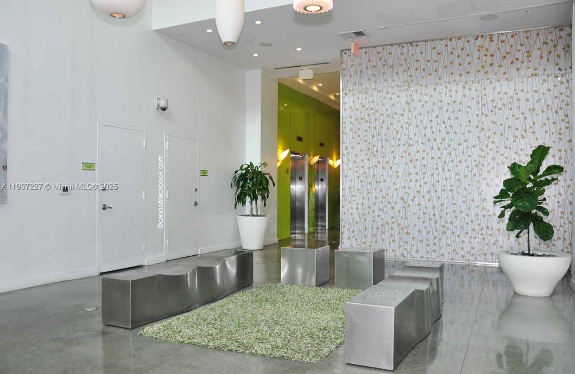 THE LOFT DOWNTOWN II COND - Residential Lease