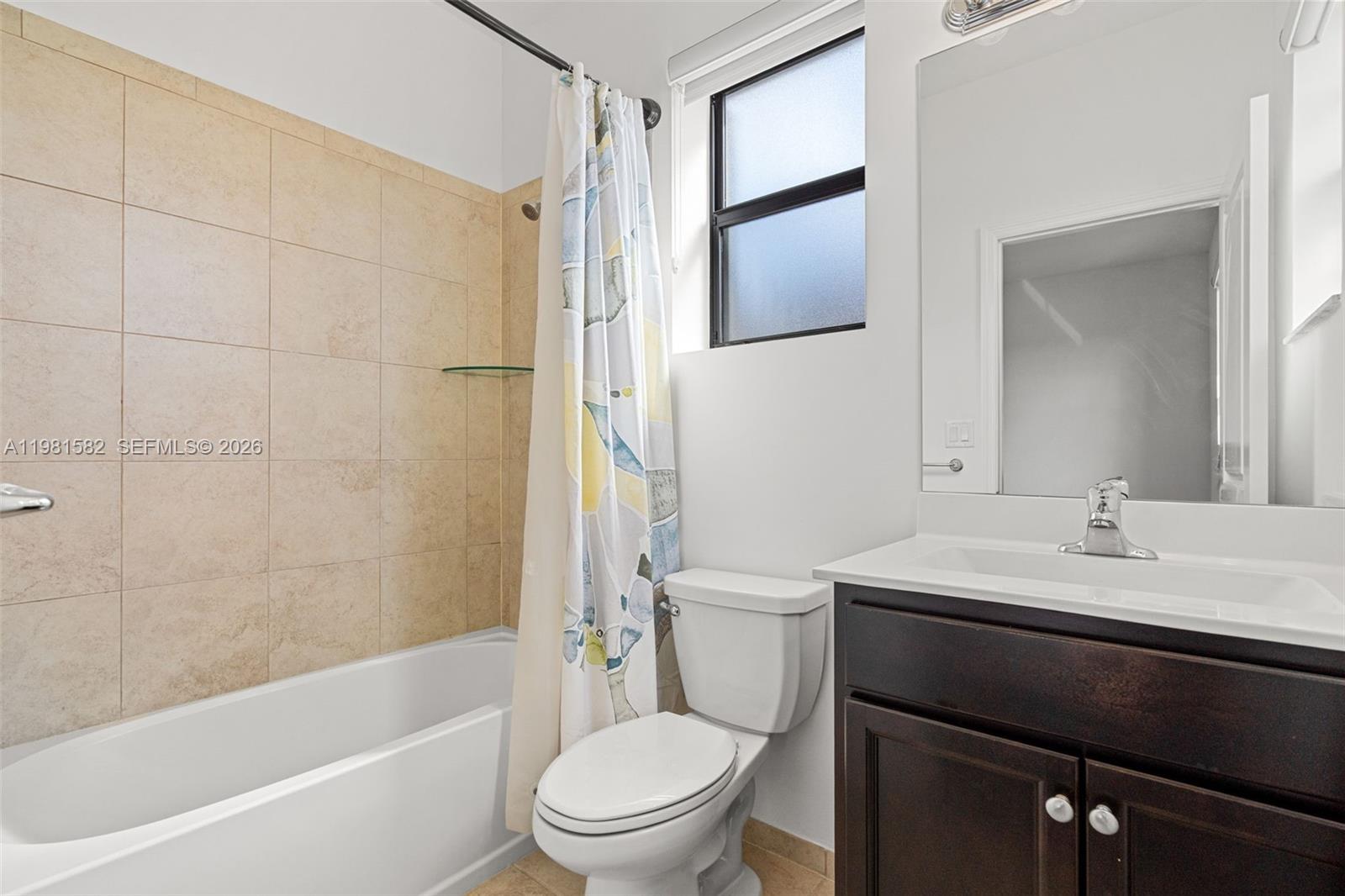 COCO PALM VILLAS - Residential Lease