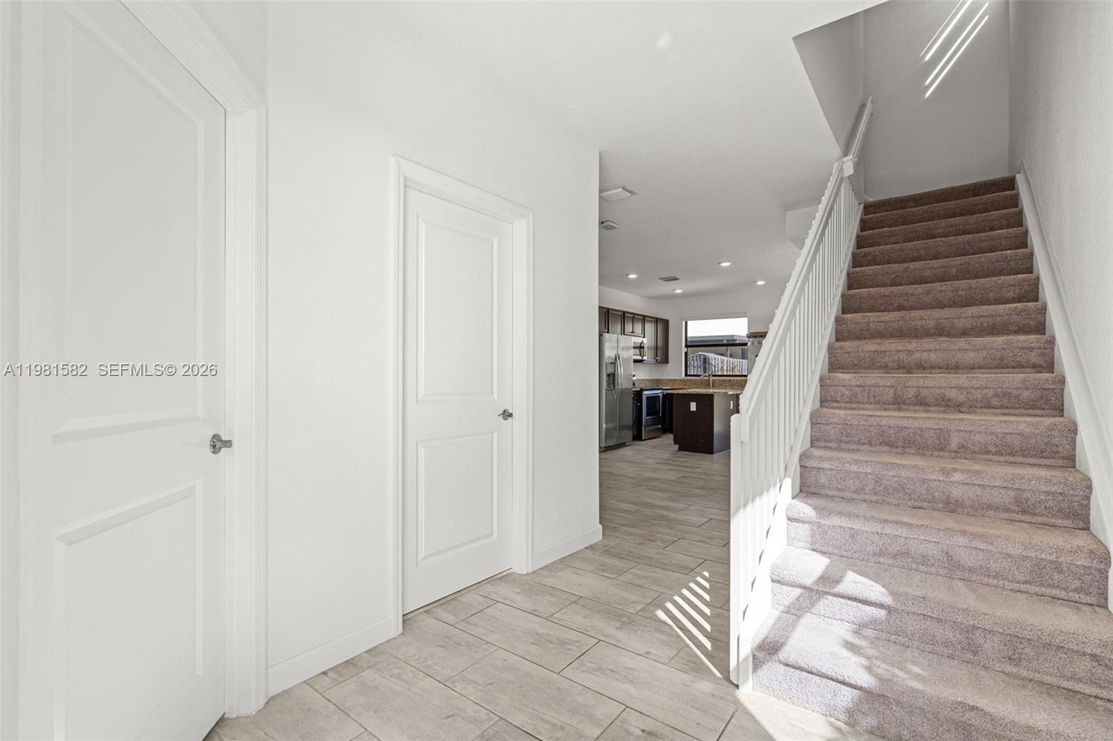 COCO PALM VILLAS - Residential Lease