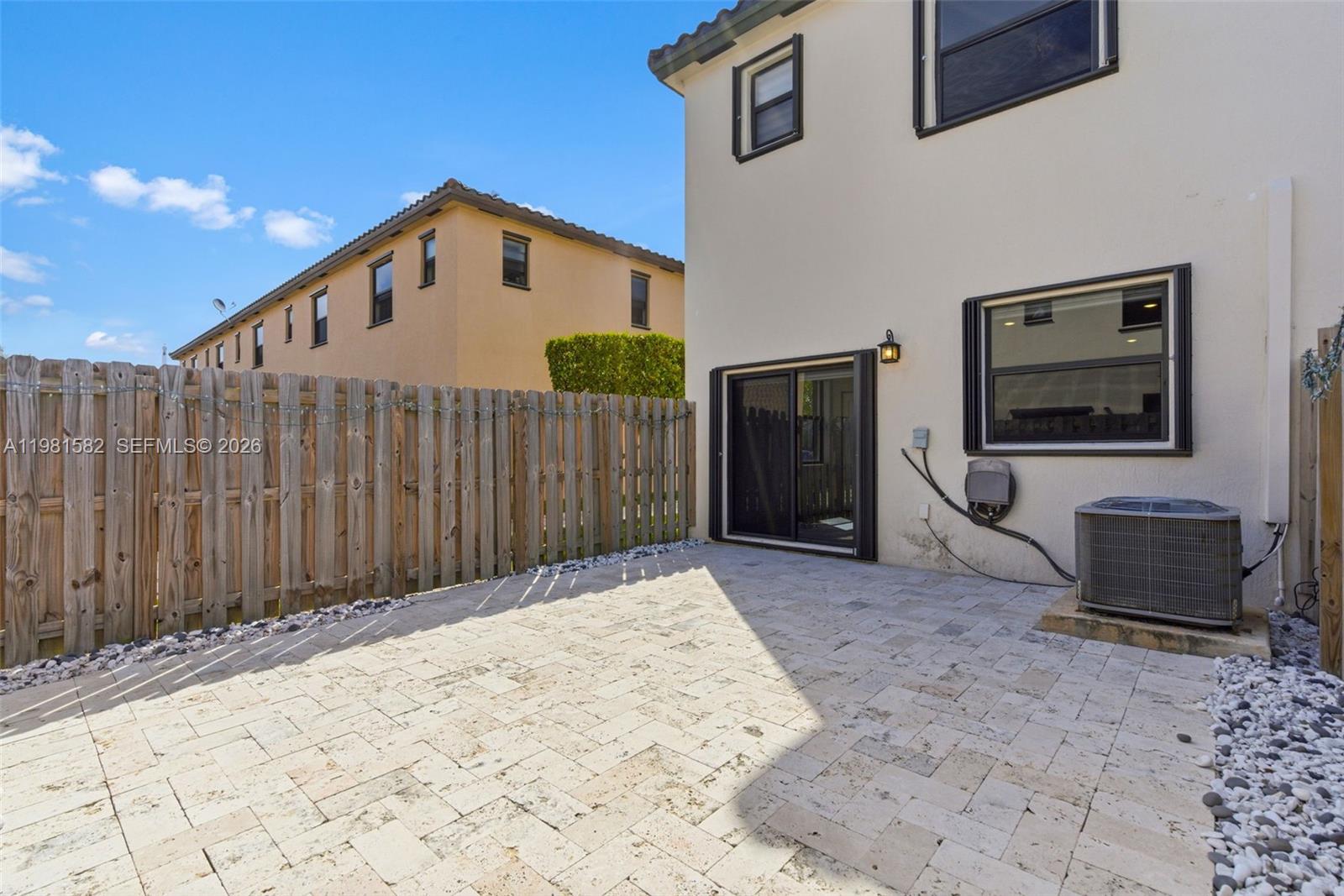 COCO PALM VILLAS - Residential Lease