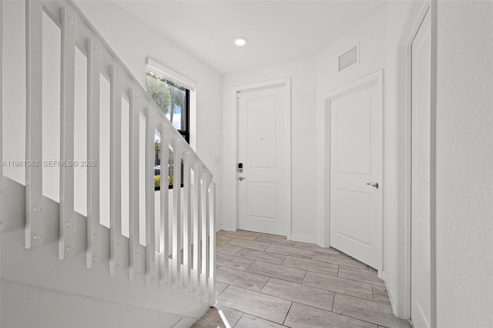 COCO PALM VILLAS - Residential Lease