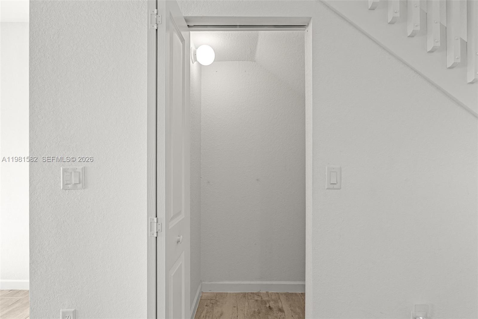 COCO PALM VILLAS - Residential Lease