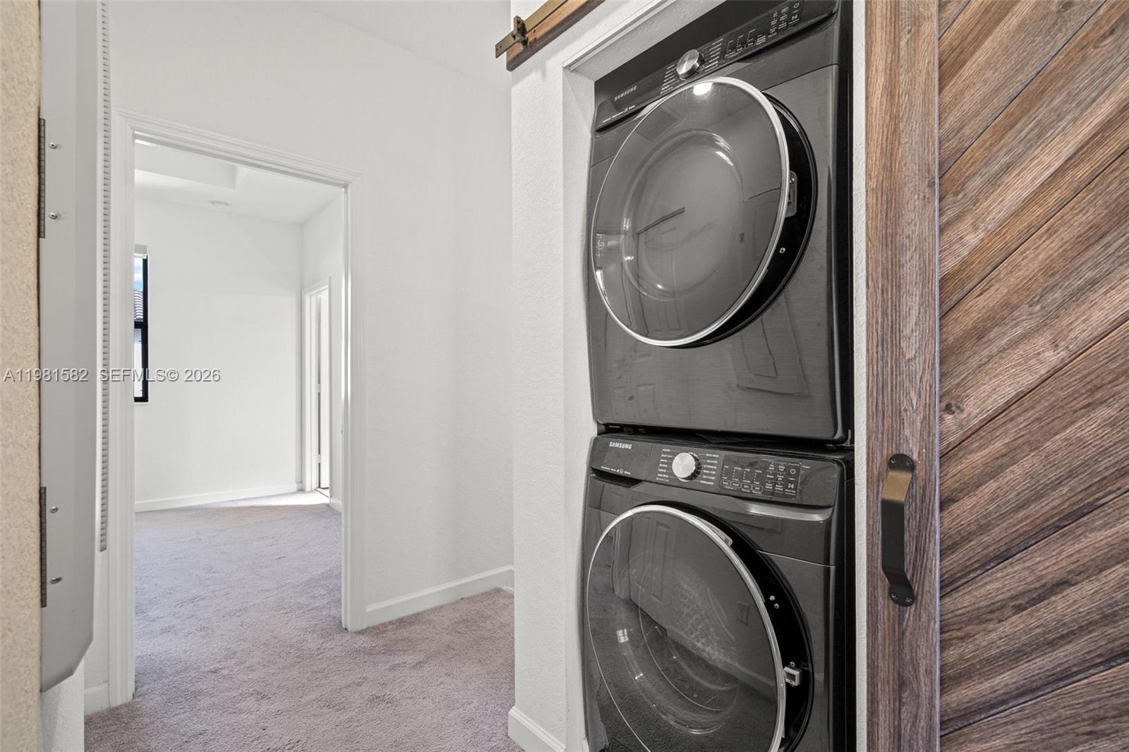 COCO PALM VILLAS - Residential Lease