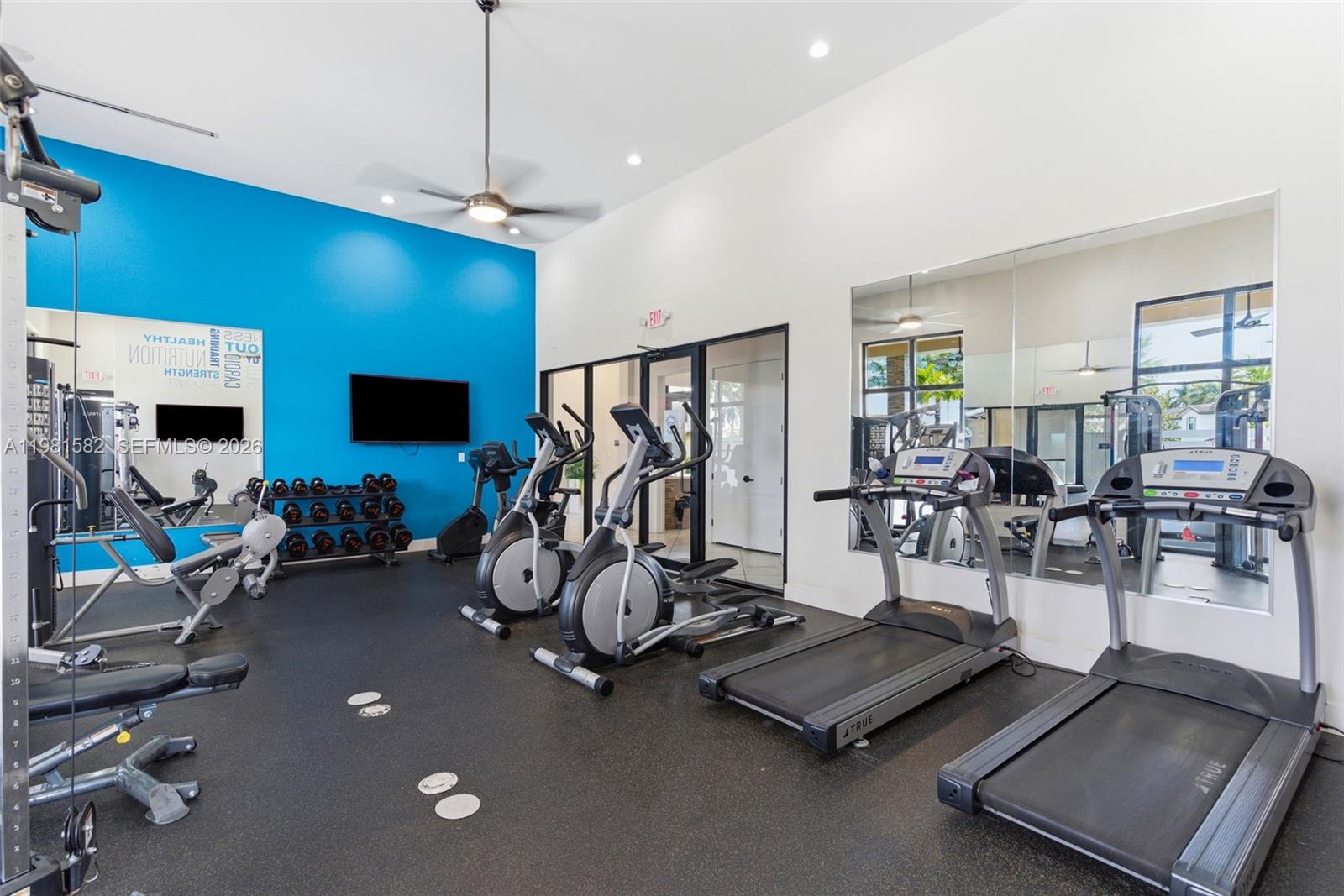 COCO PALM VILLAS - Residential Lease