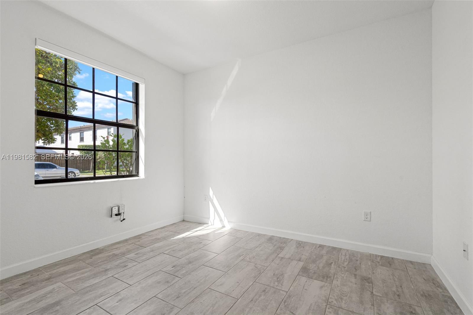 COCO PALM VILLAS - Residential Lease