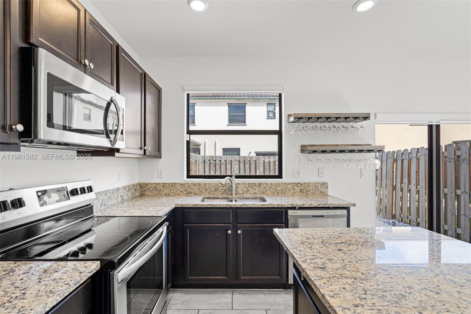 COCO PALM VILLAS - Residential Lease