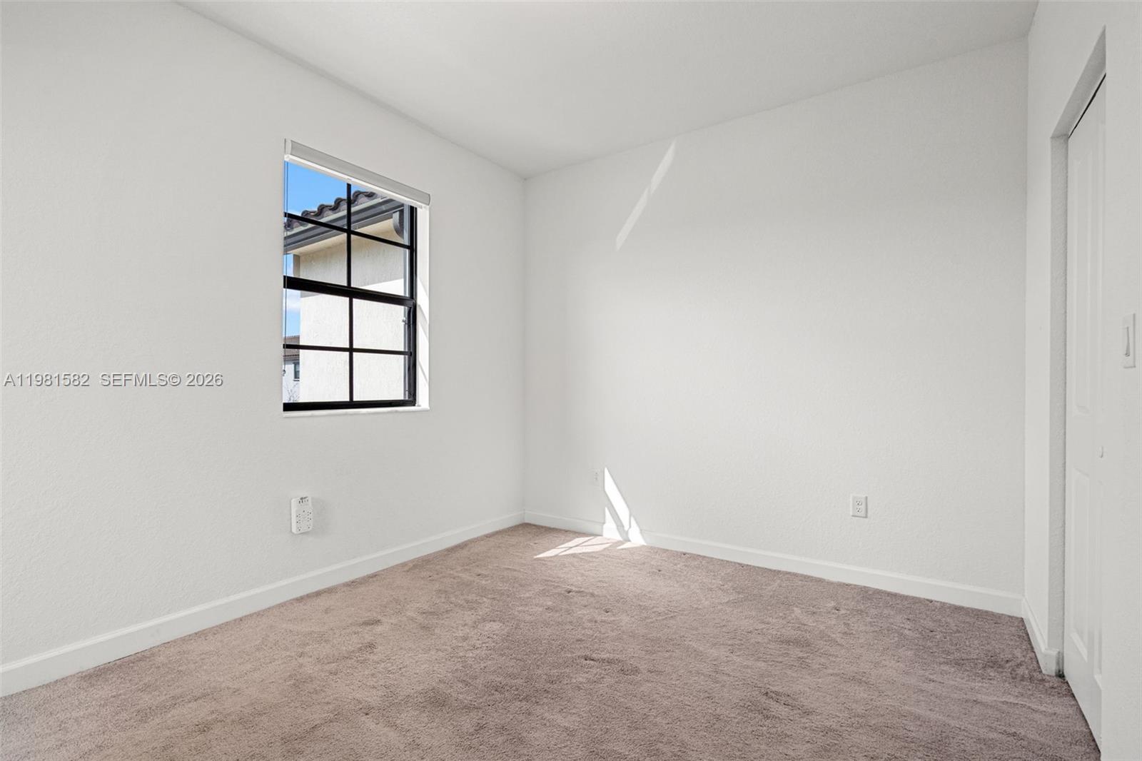 COCO PALM VILLAS - Residential Lease