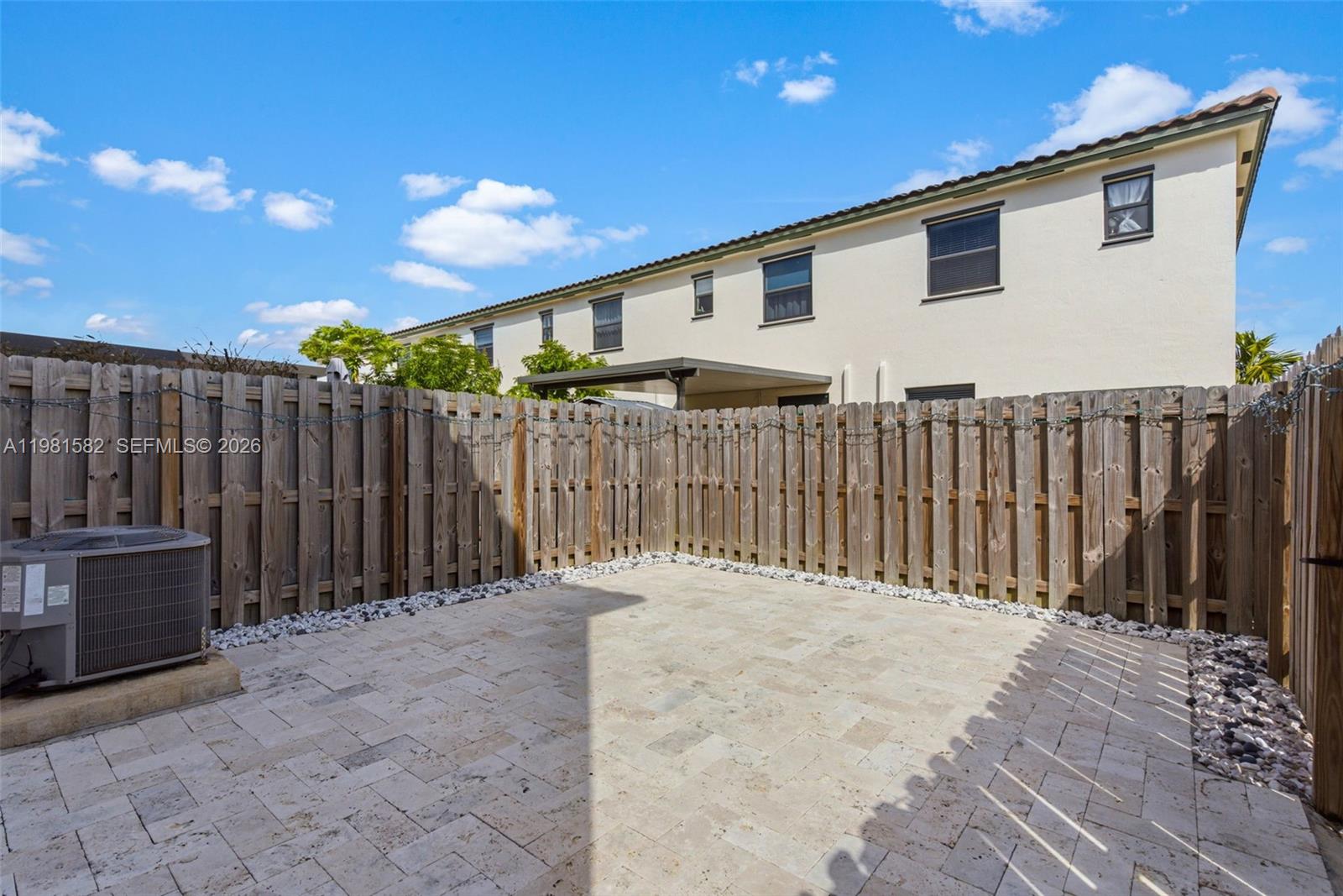 COCO PALM VILLAS - Residential Lease