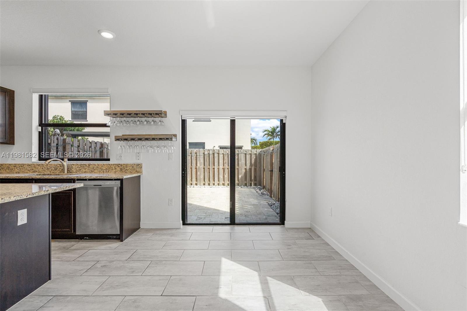 COCO PALM VILLAS - Residential Lease