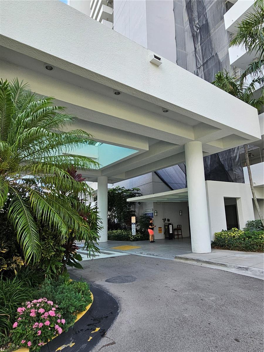 THE OAKS I CONDO - Residential