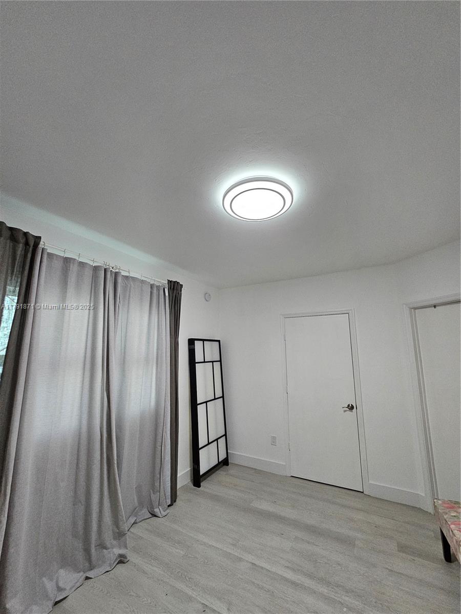 THE OAKS I CONDO - Residential