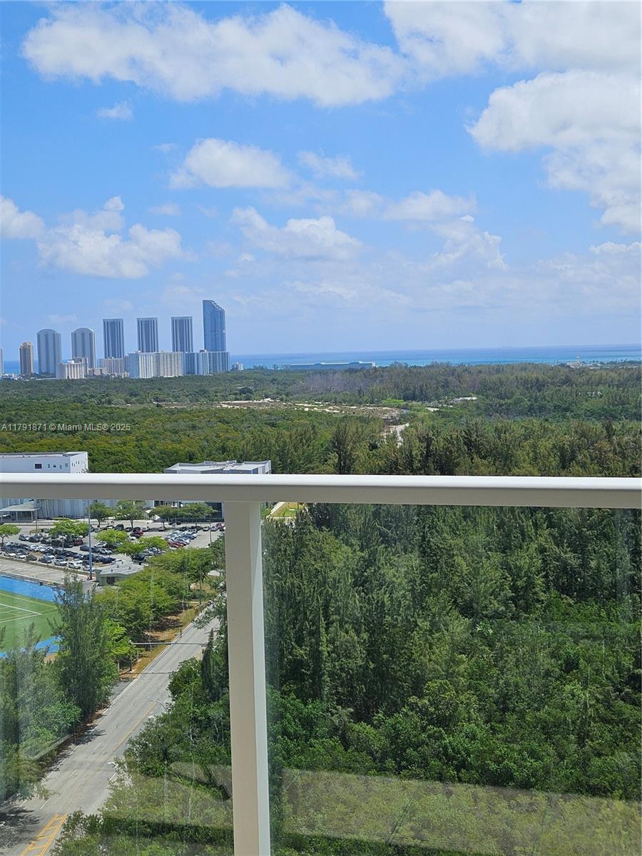 THE OAKS I CONDO - Residential