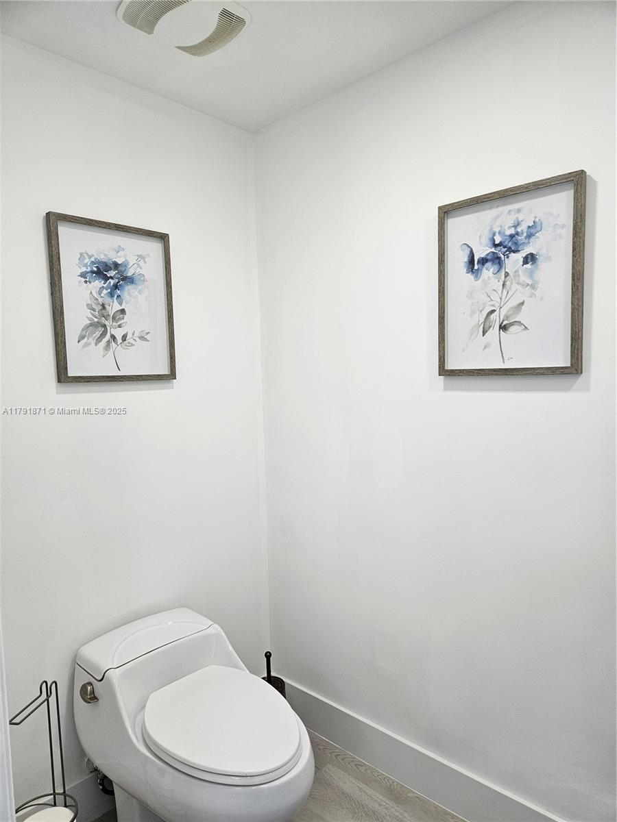 THE OAKS I CONDO - Residential