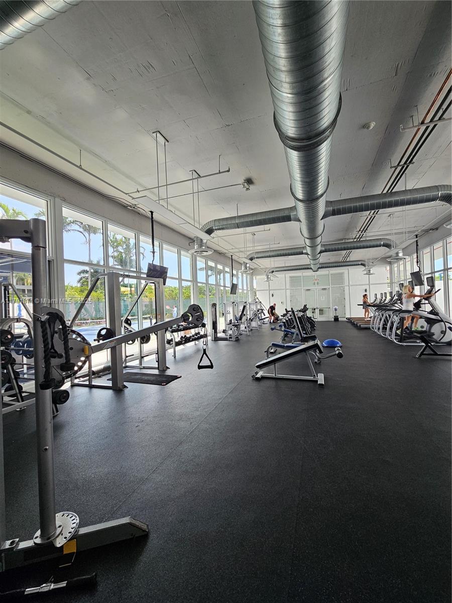 THE OAKS I CONDO - Residential