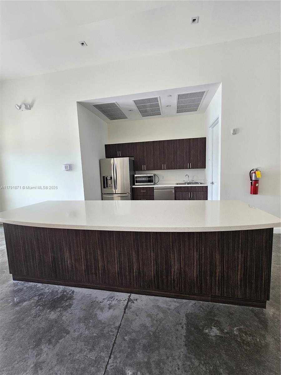 THE OAKS I CONDO - Residential