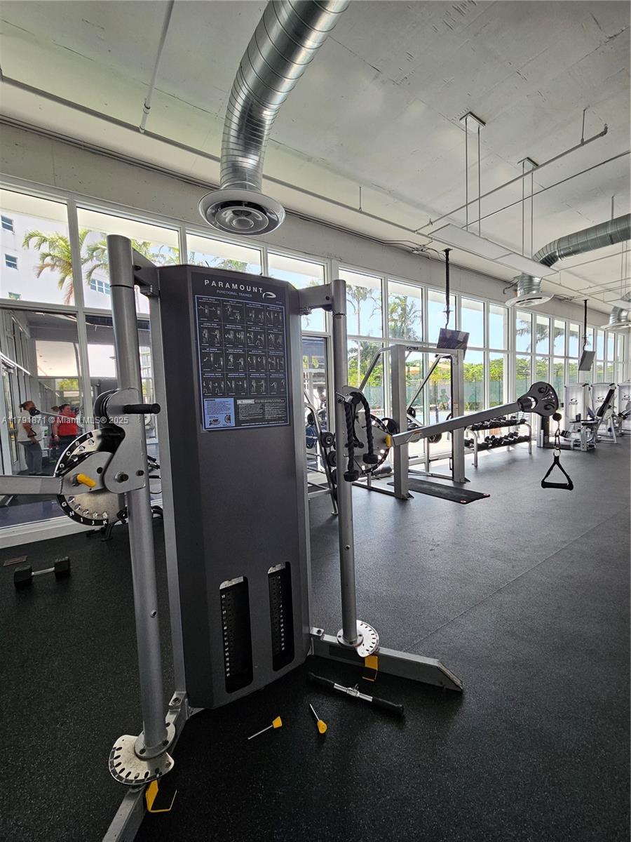 THE OAKS I CONDO - Residential