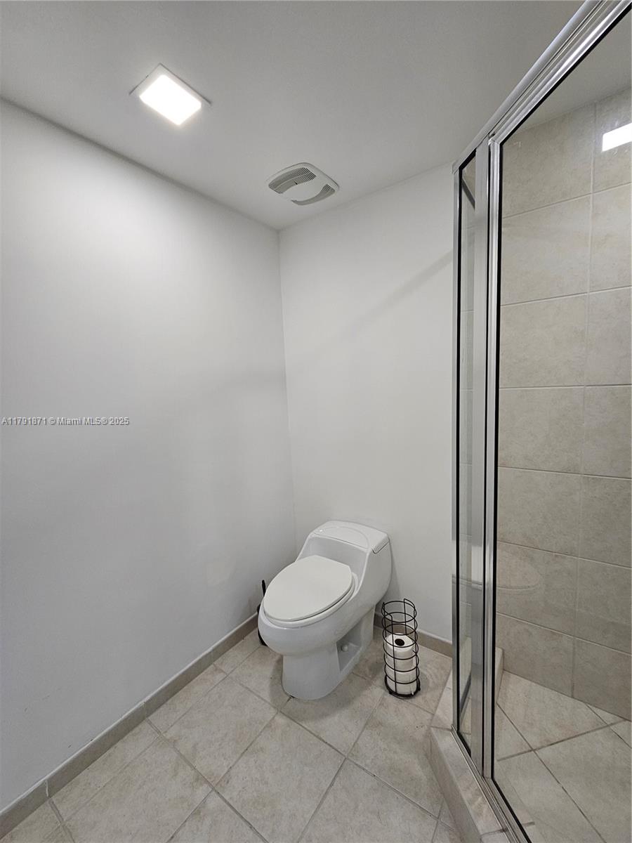 THE OAKS I CONDO - Residential