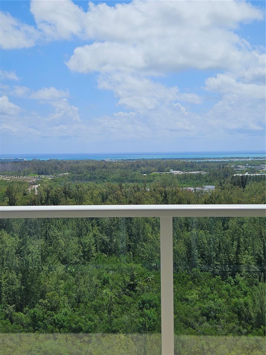 THE OAKS I CONDO - Residential