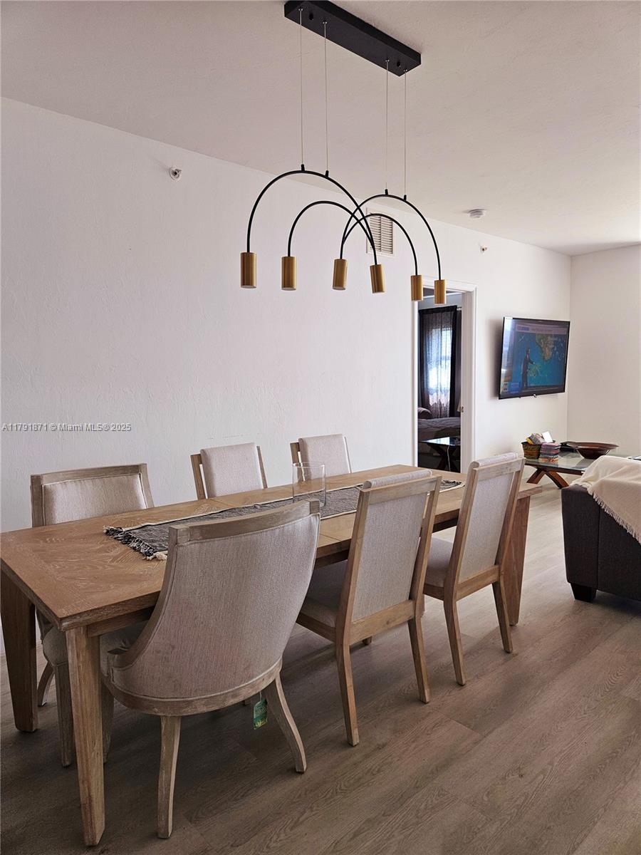 THE OAKS I CONDO - Residential