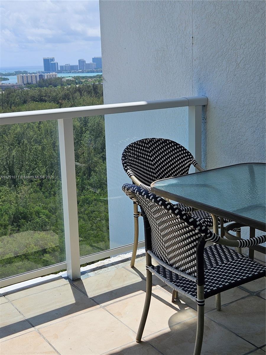 THE OAKS I CONDO - Residential