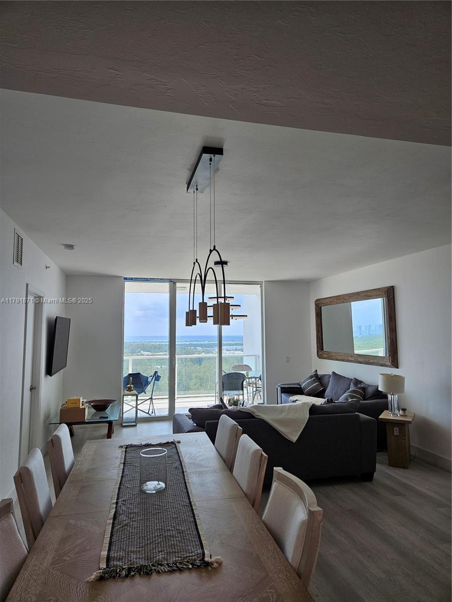 THE OAKS I CONDO - Residential