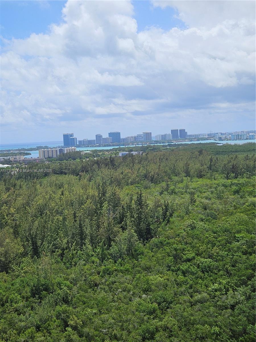 THE OAKS I CONDO - Residential