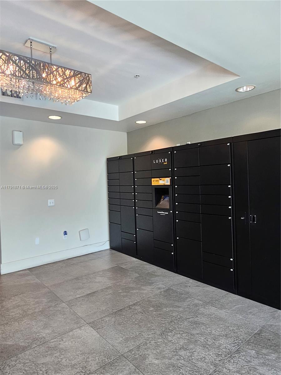 THE OAKS I CONDO - Residential