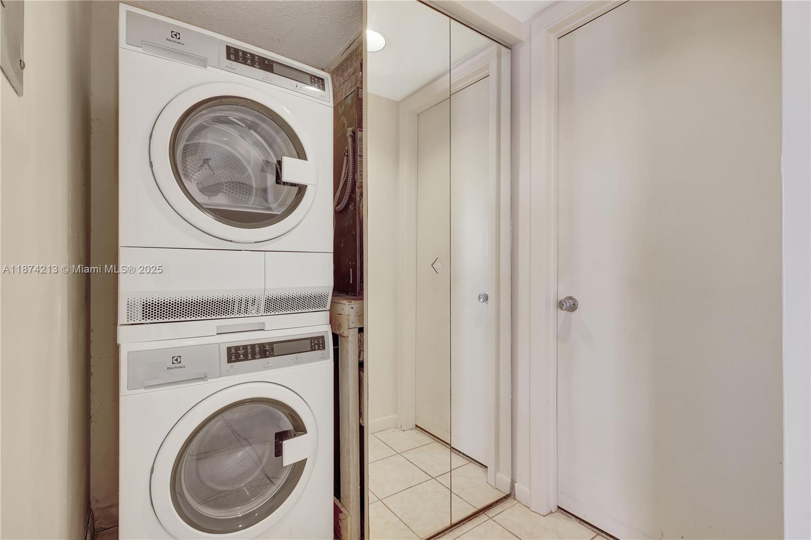 HAWTHORNE AT CENTURY VILL - Residential