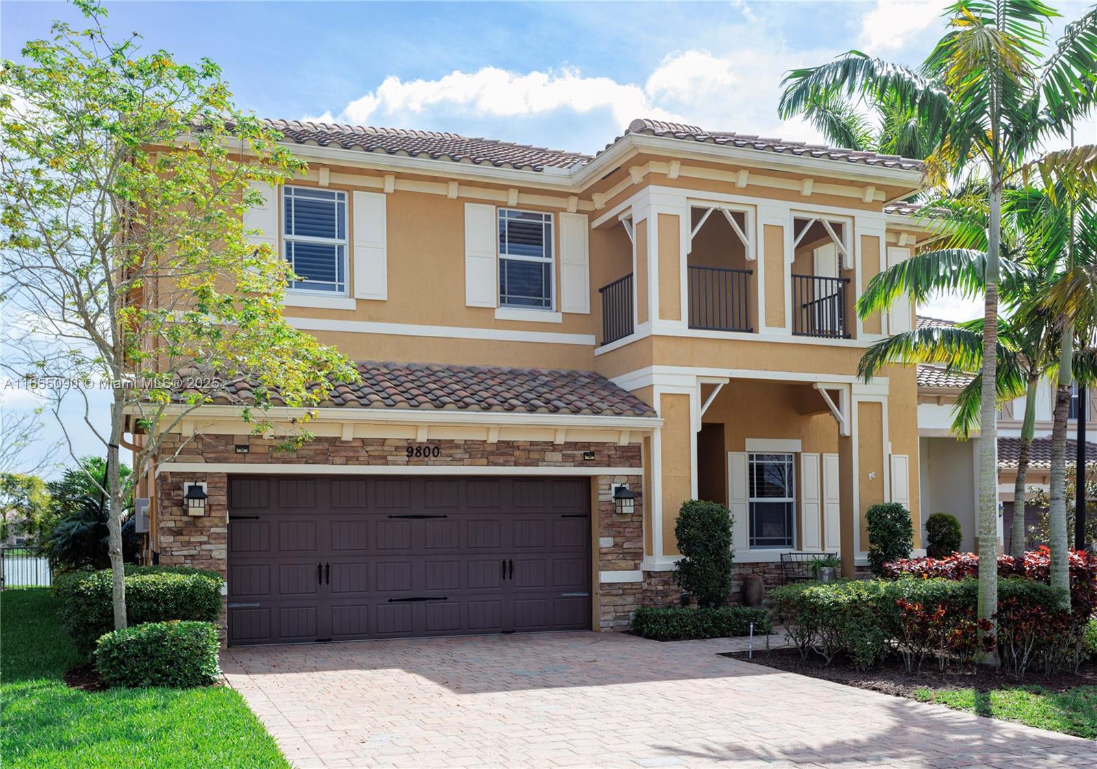 5 bed 4 bath pool home, 4,175sq overlooking a large lake in prestigious Miralago Parkland! Zoned for all best A+ rated schools.