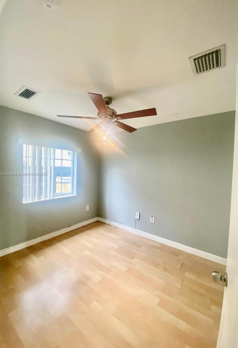 AQUA VISTA TOWNHOMES COND - Residential Lease