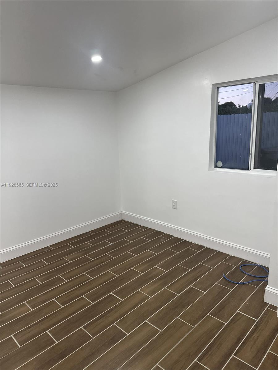 HERITAGE HOMES - Residential Lease