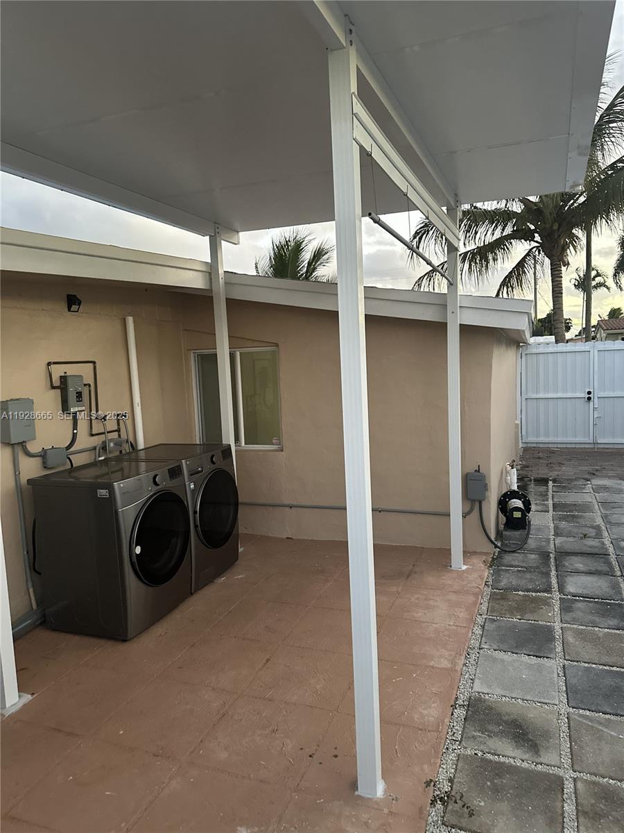 HERITAGE HOMES - Residential Lease