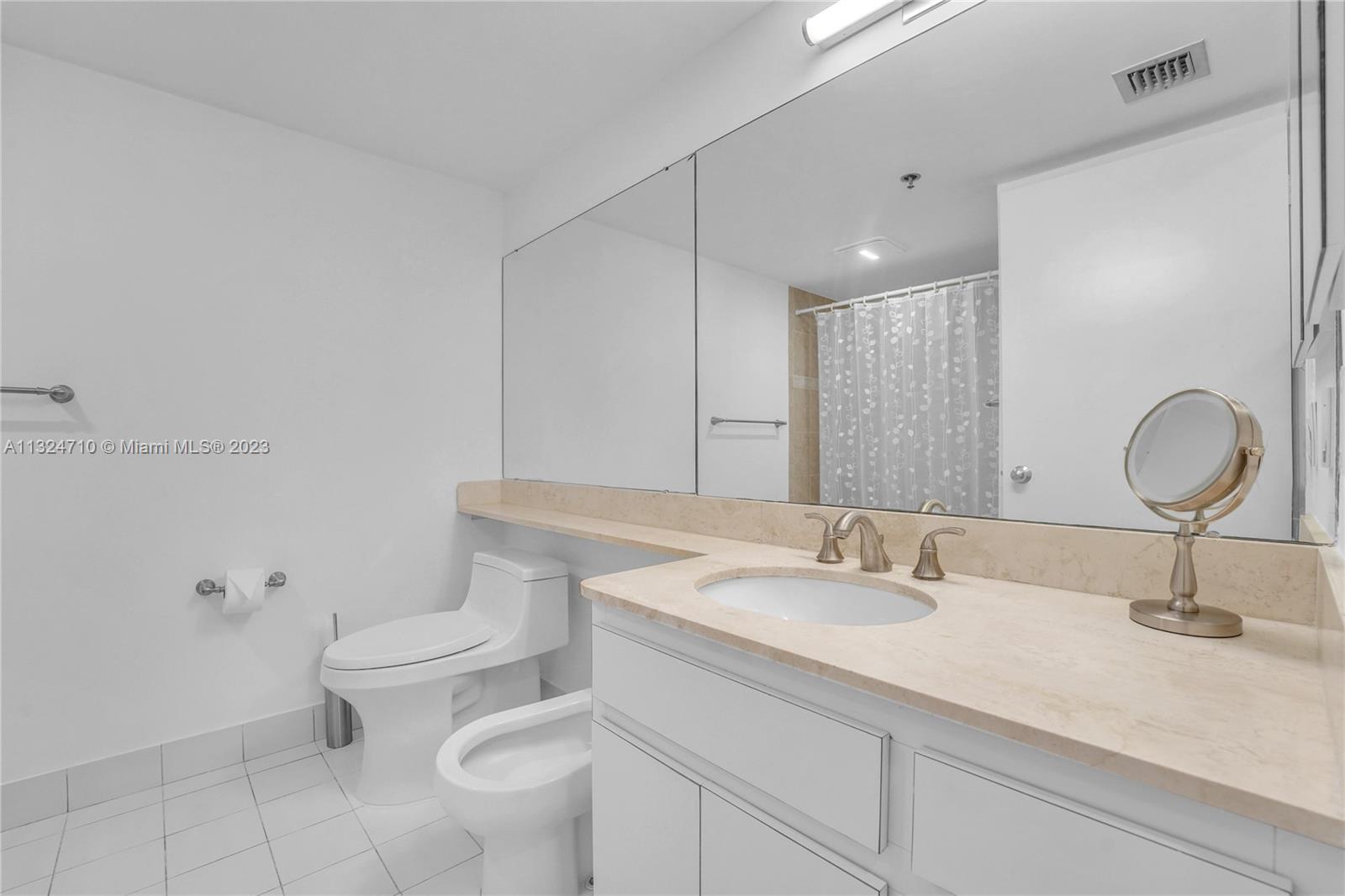 KEY COLONY NO 1 - Residential Lease