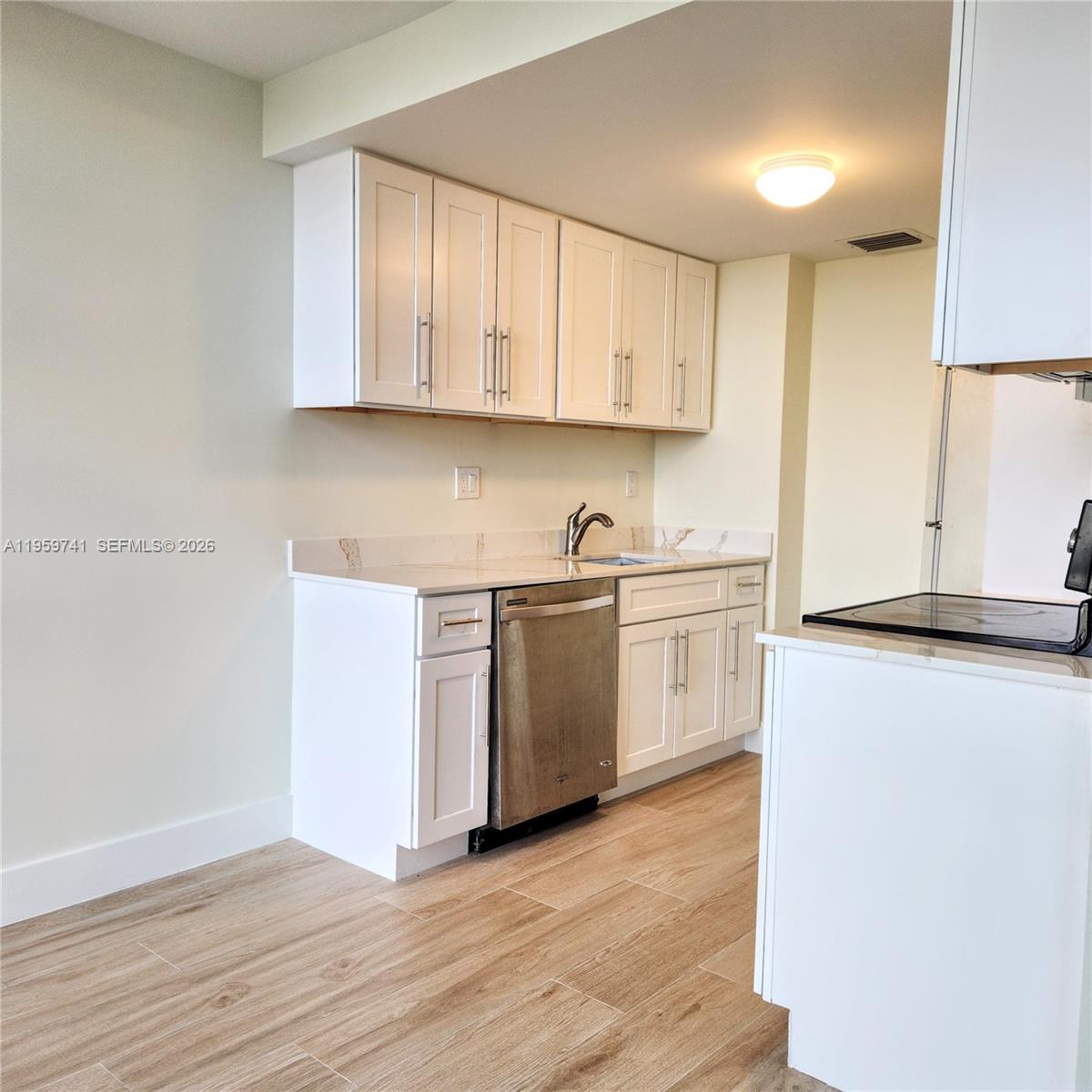 TOWER AT BISCAYNE COVE CO - Residential Lease