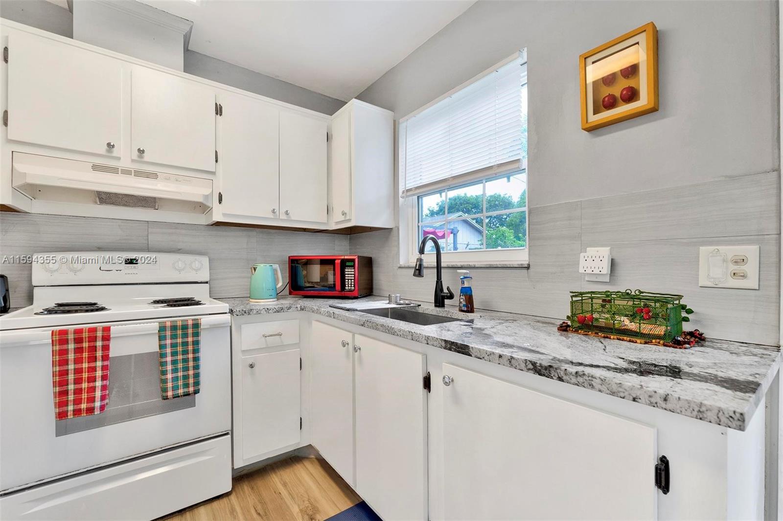 LAKEVIEW MNR - Residential Income