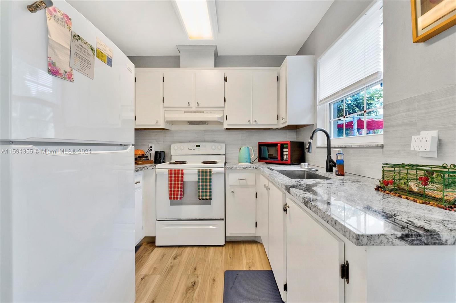 LAKEVIEW MNR - Residential Income