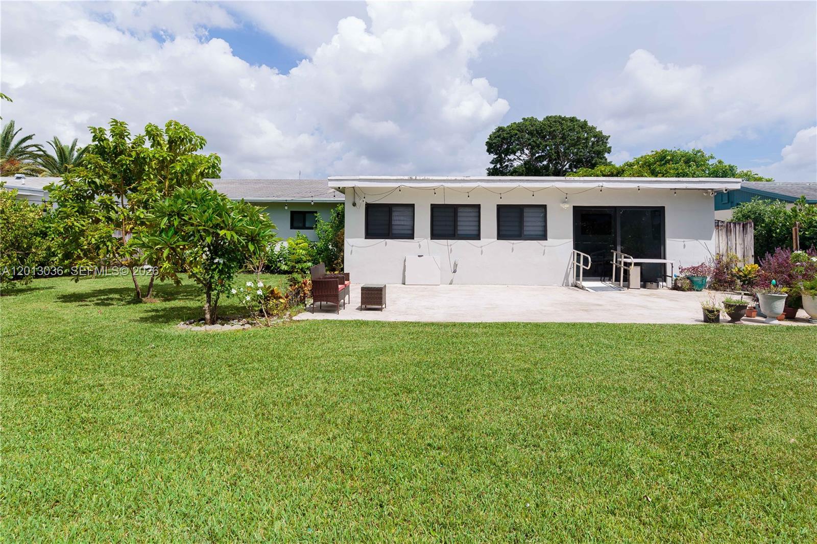 POINT ROYALE SEC THREE - Residential Lease