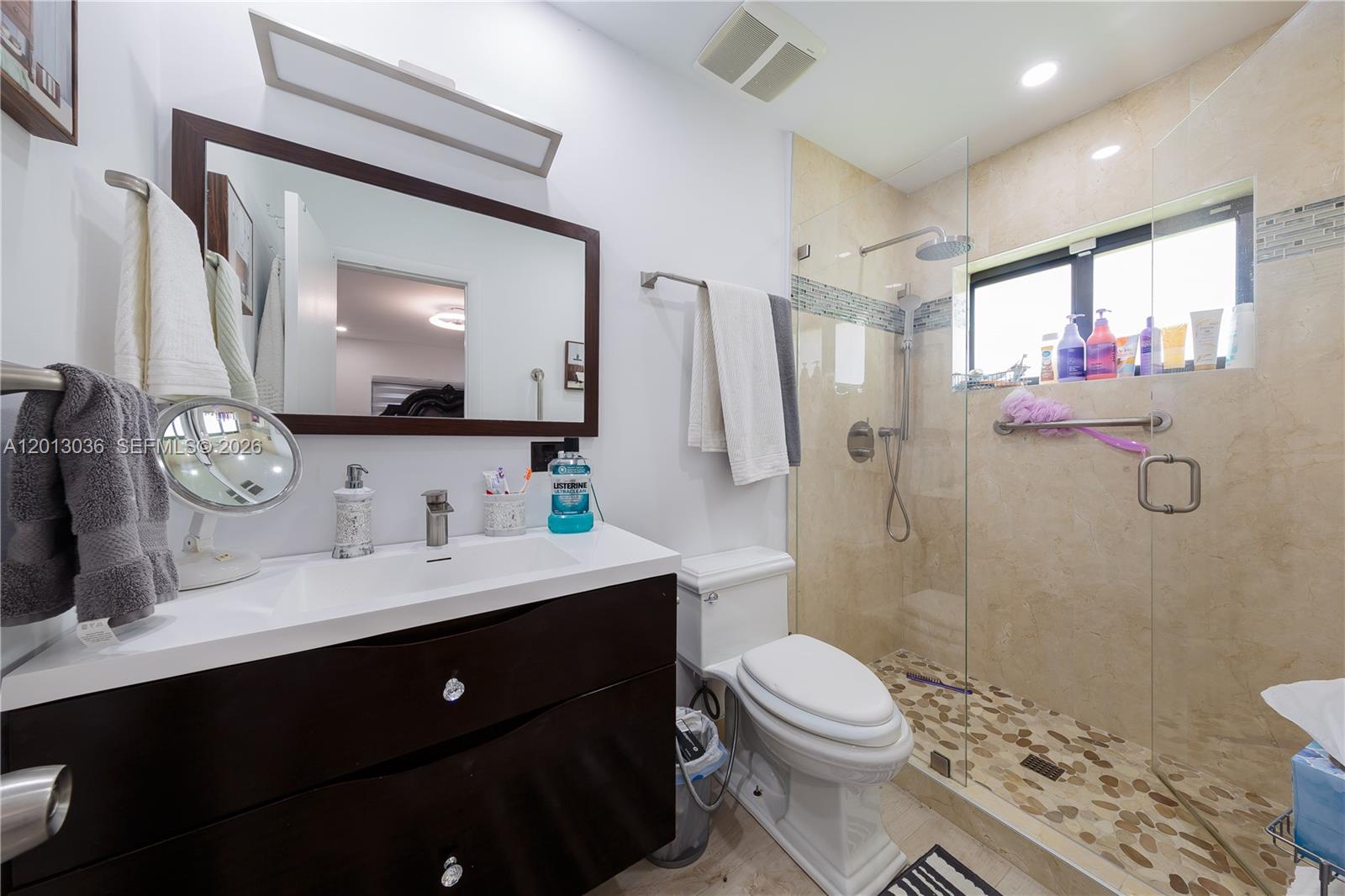 POINT ROYALE SEC THREE - Residential Lease