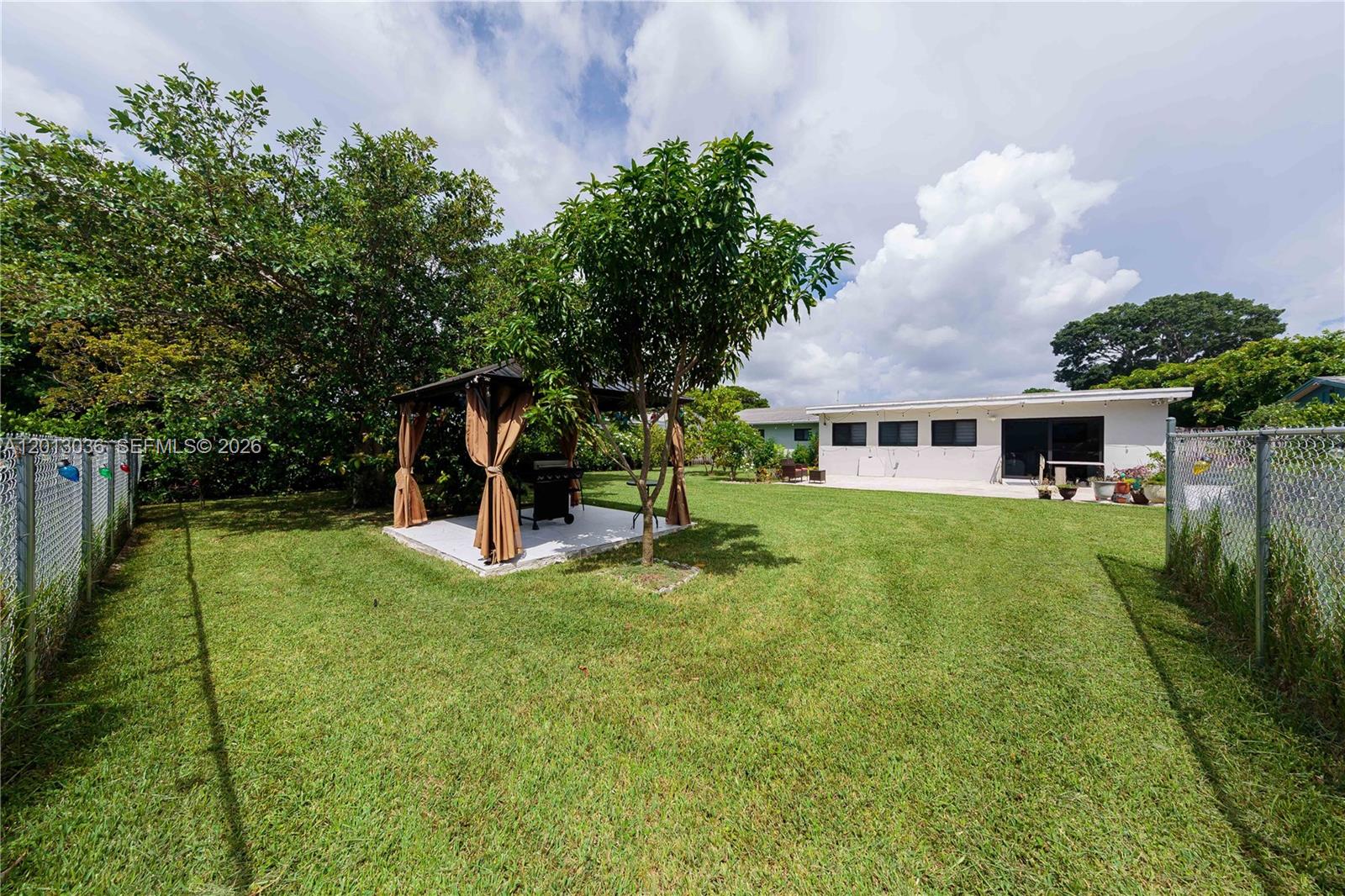 POINT ROYALE SEC THREE - Residential Lease
