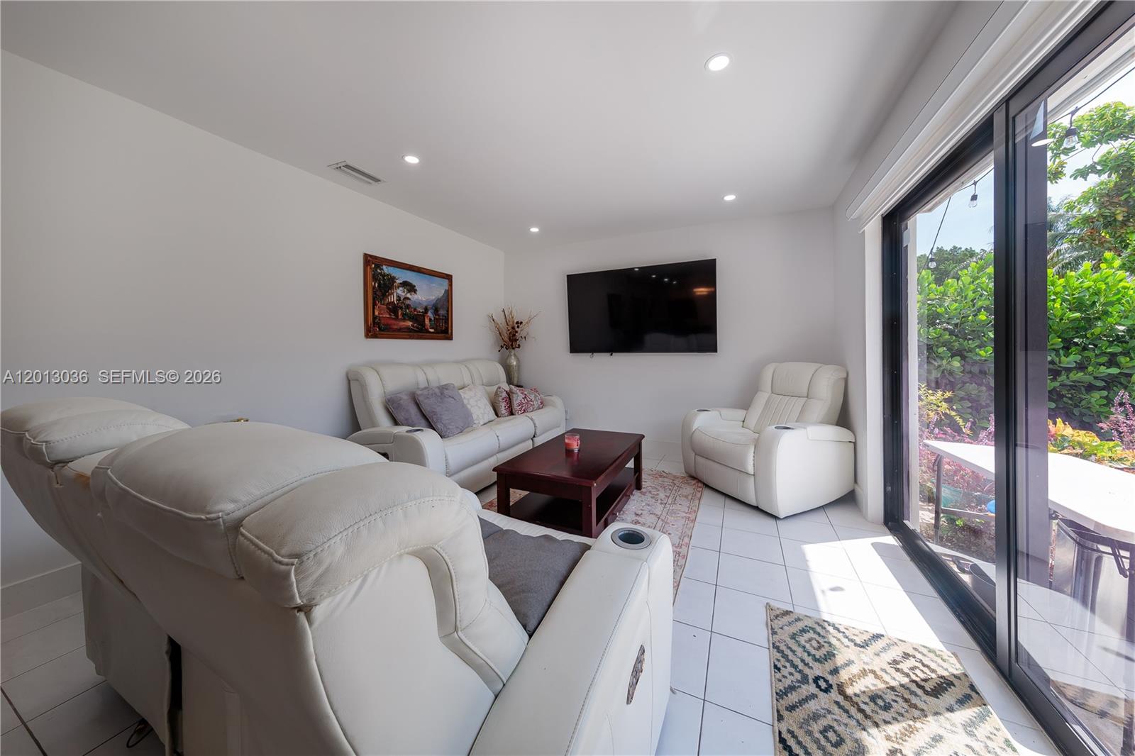 POINT ROYALE SEC THREE - Residential Lease