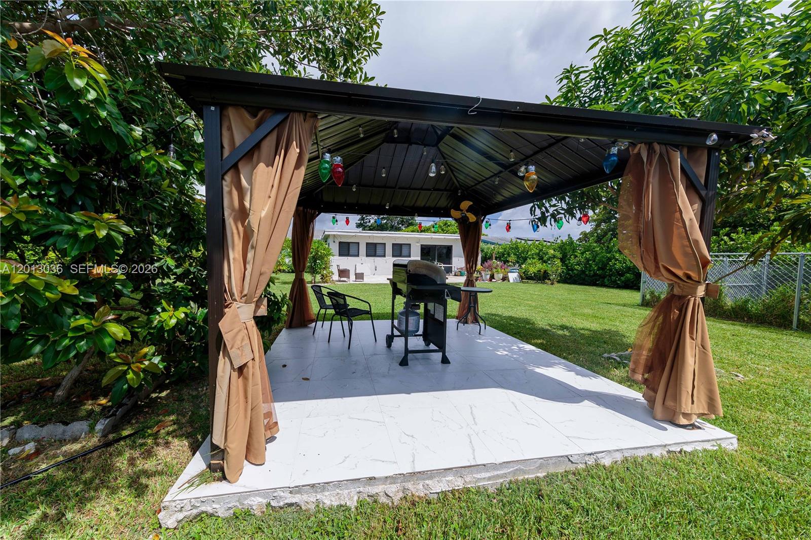 POINT ROYALE SEC THREE - Residential Lease