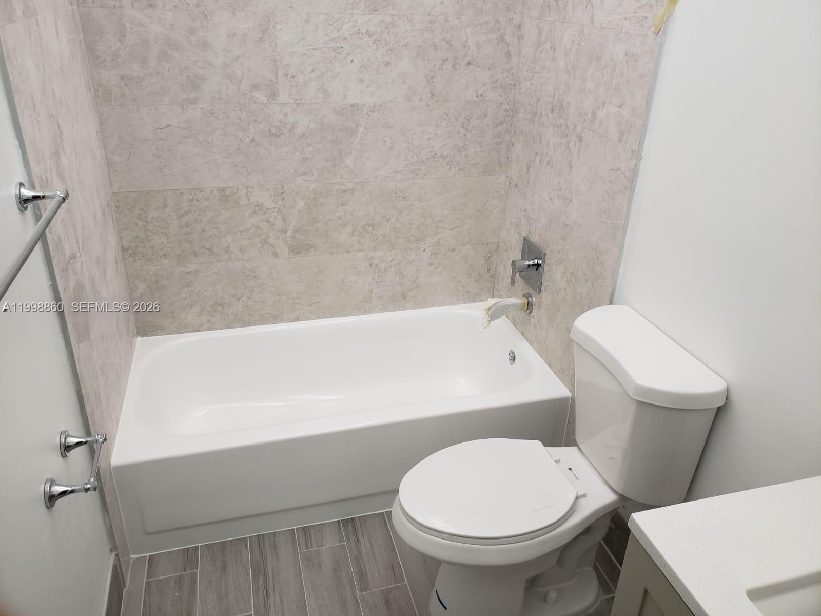 THE HORIZONS CONDO #7 - Residential Lease