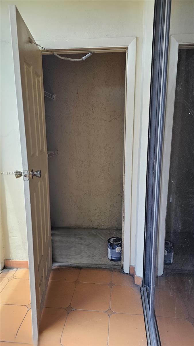 THE HORIZONS CONDO #7 - Residential Lease