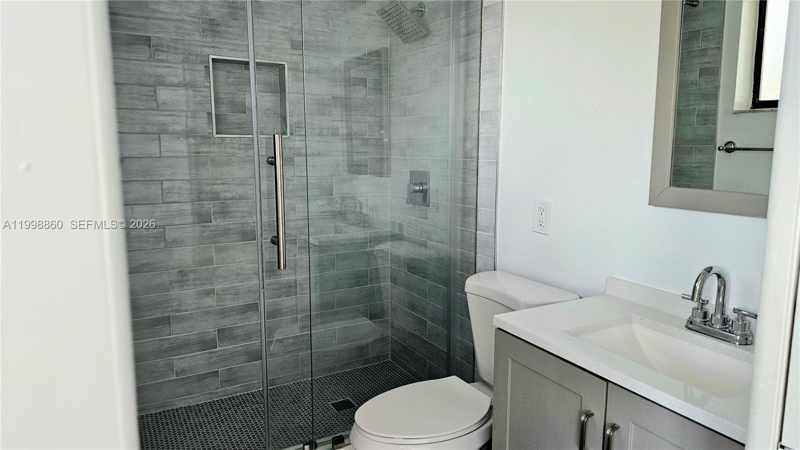 THE HORIZONS CONDO #7 - Residential Lease