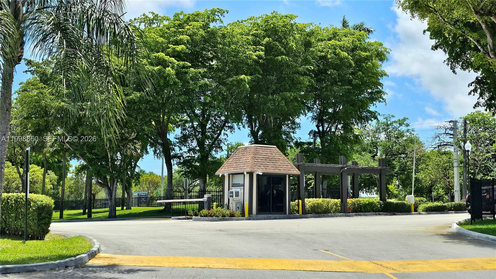 THE HORIZONS CONDO #7 - Residential Lease