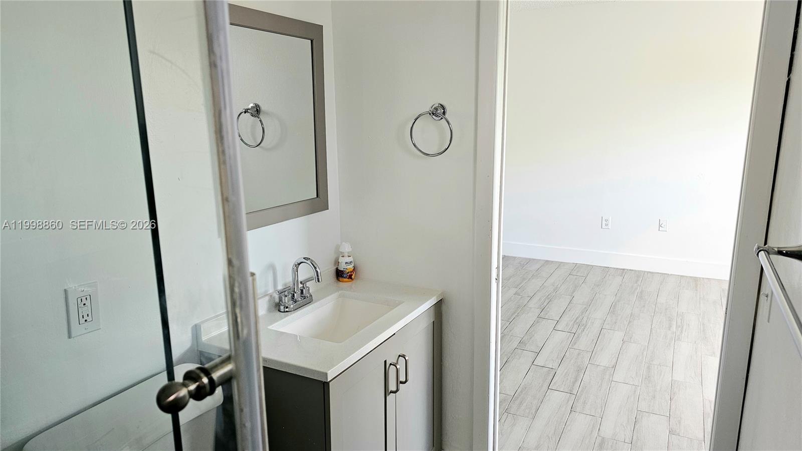 THE HORIZONS CONDO #7 - Residential Lease