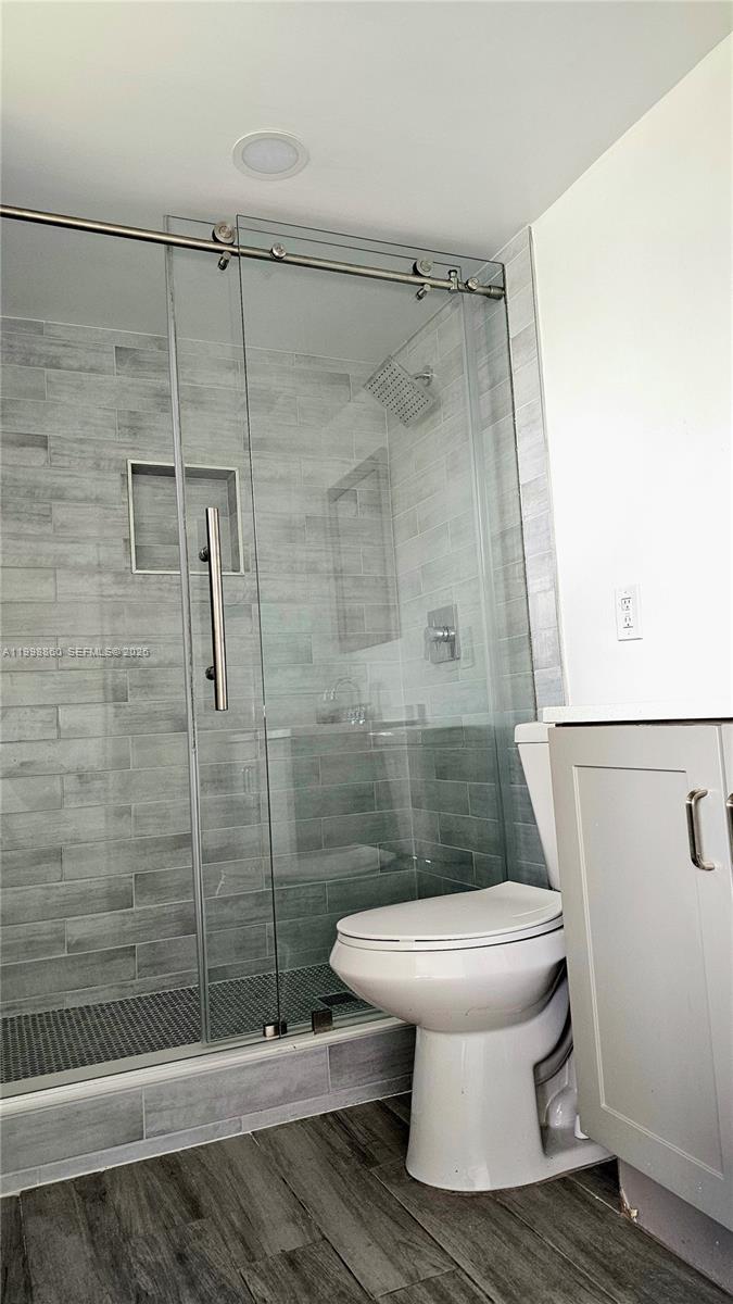 THE HORIZONS CONDO #7 - Residential Lease