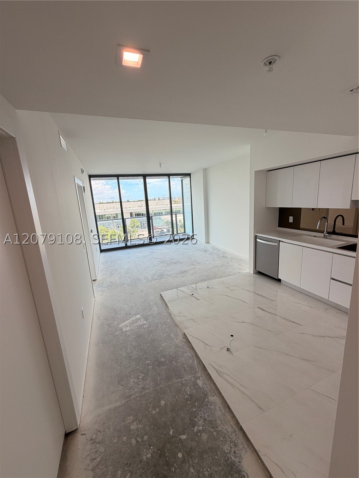 1170 E Hallandale Beach 403