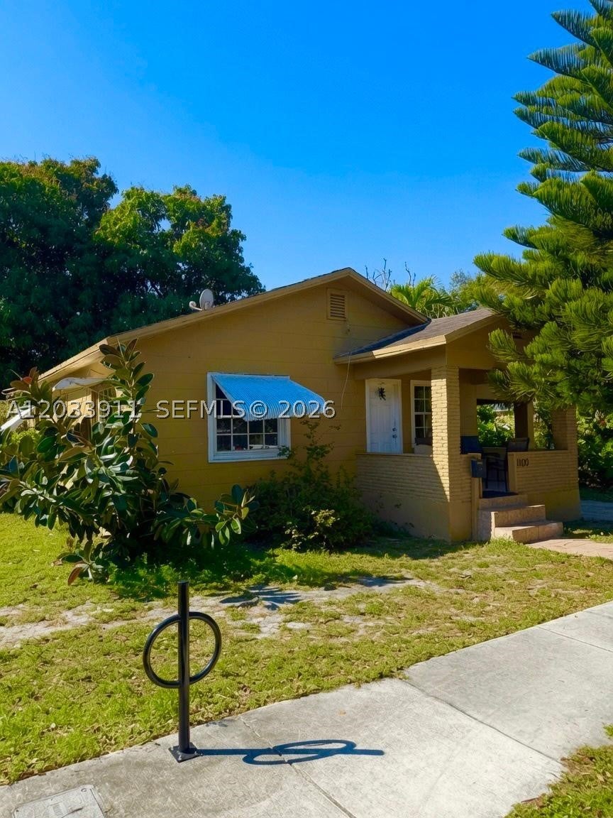 1100 N 24th Ave