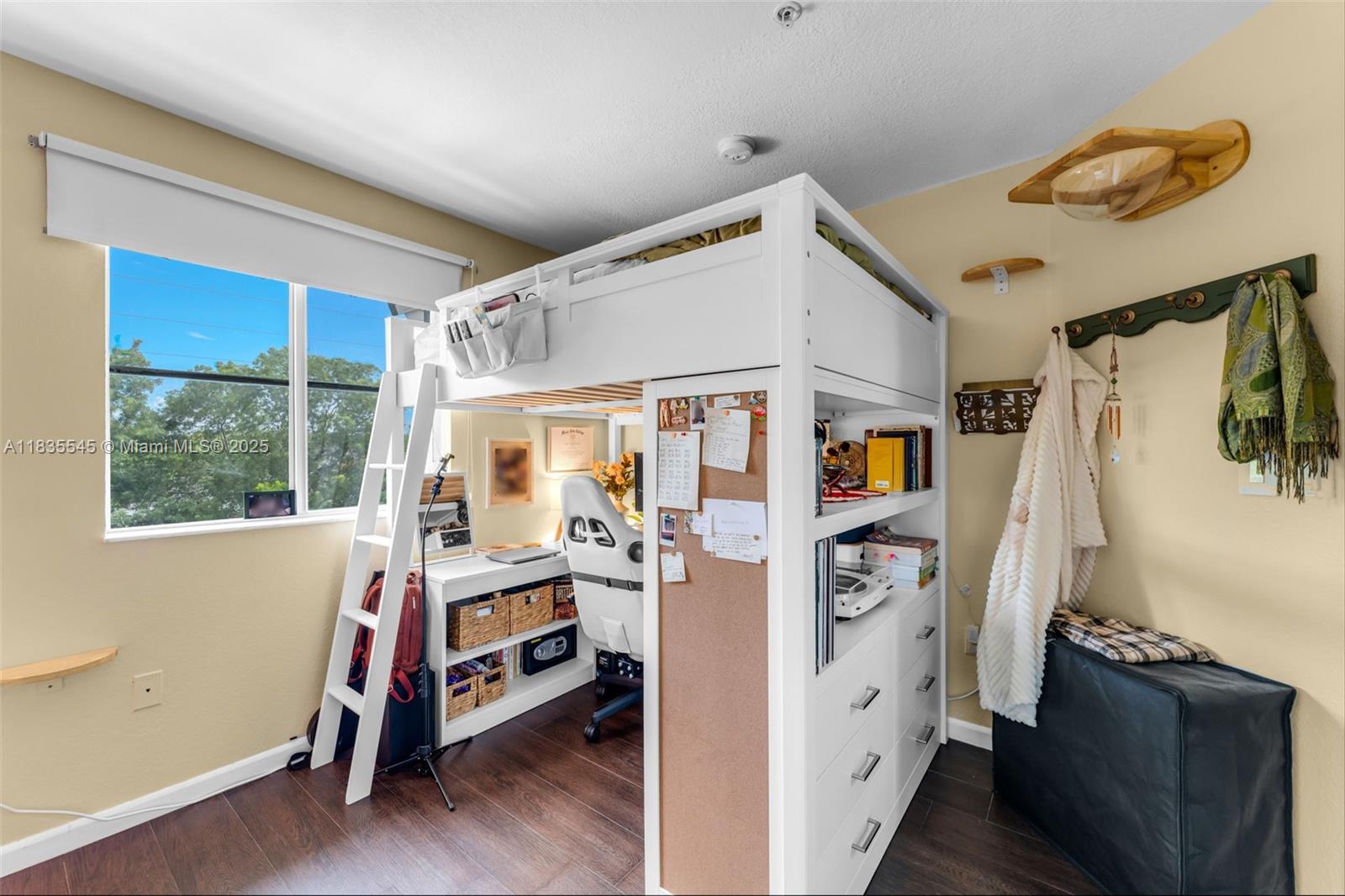 CENTURY PARK CONDO NO 2 - Residential